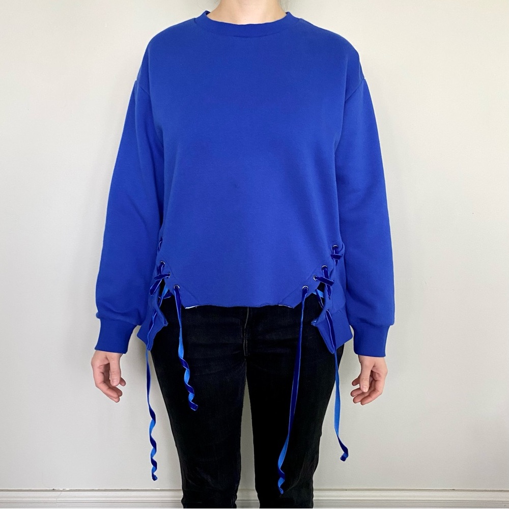 b+ab lace-up crewneck sweatshirt. 💙